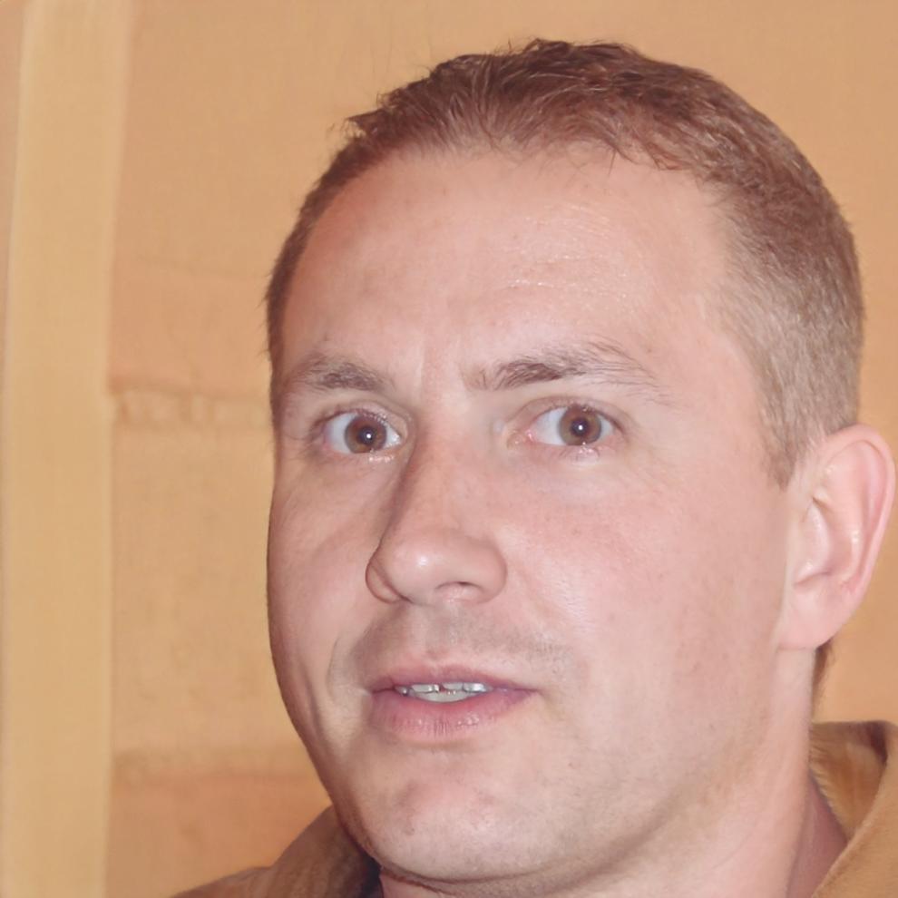 Портрет Тимура Жансенова, эксперта по регулятивному соответствию в финансовой сфере