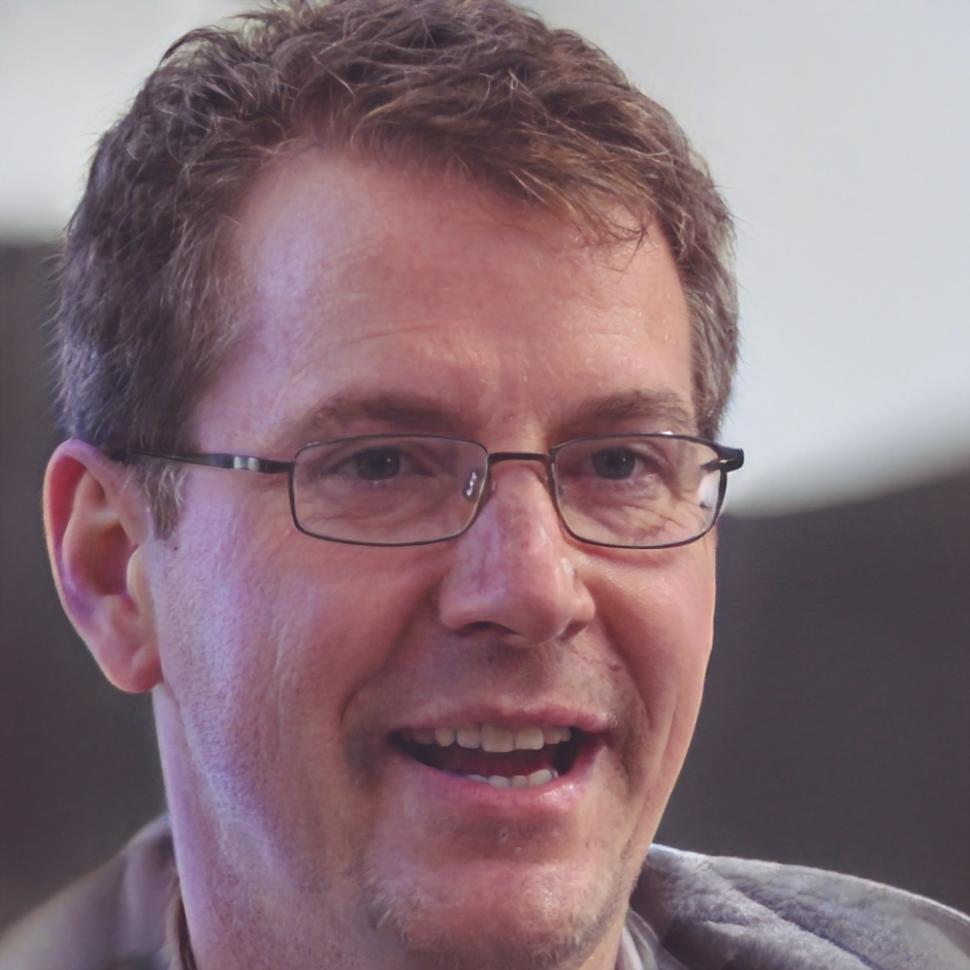 Портрет Ержана Байгутова, специалиста по техническому сопровождению программы